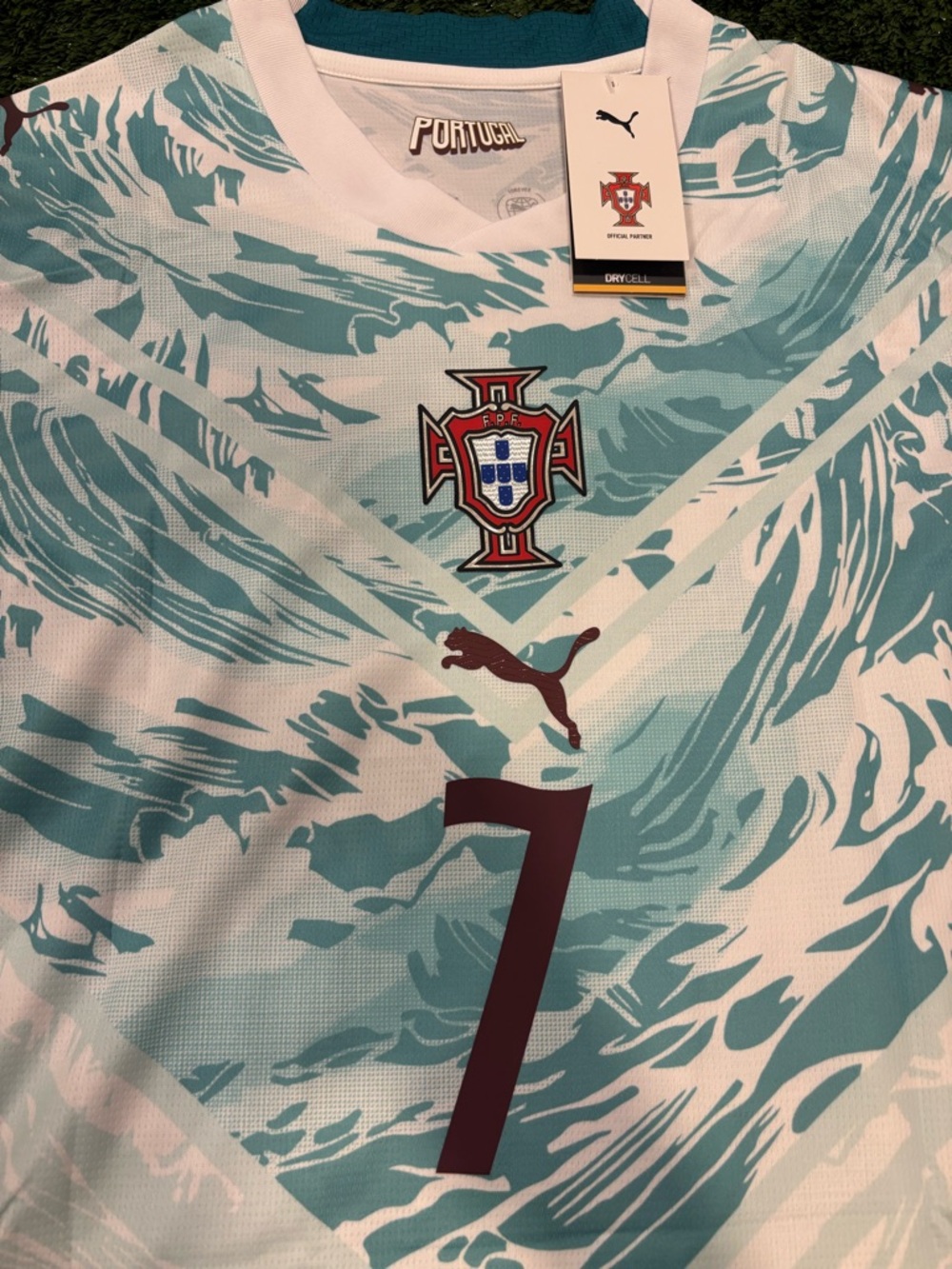 JUST RELEASED 2026 WC -  PORTUGAL Ronaldo 7 Away White Adult Jersey - Picture 3 of 6